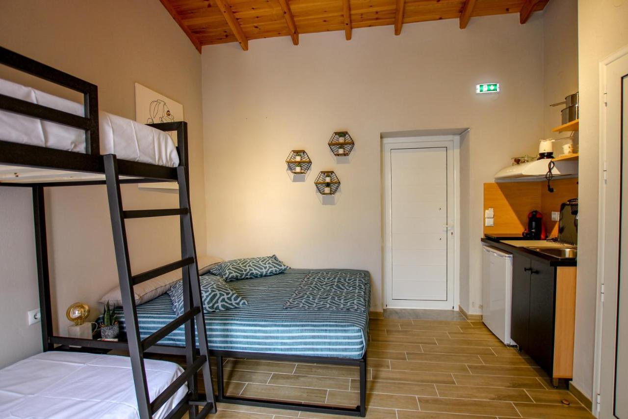 Apartament Lila's *