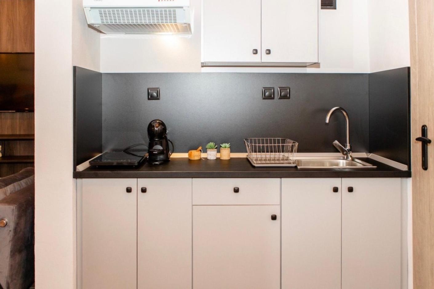 Apartament Lila's *